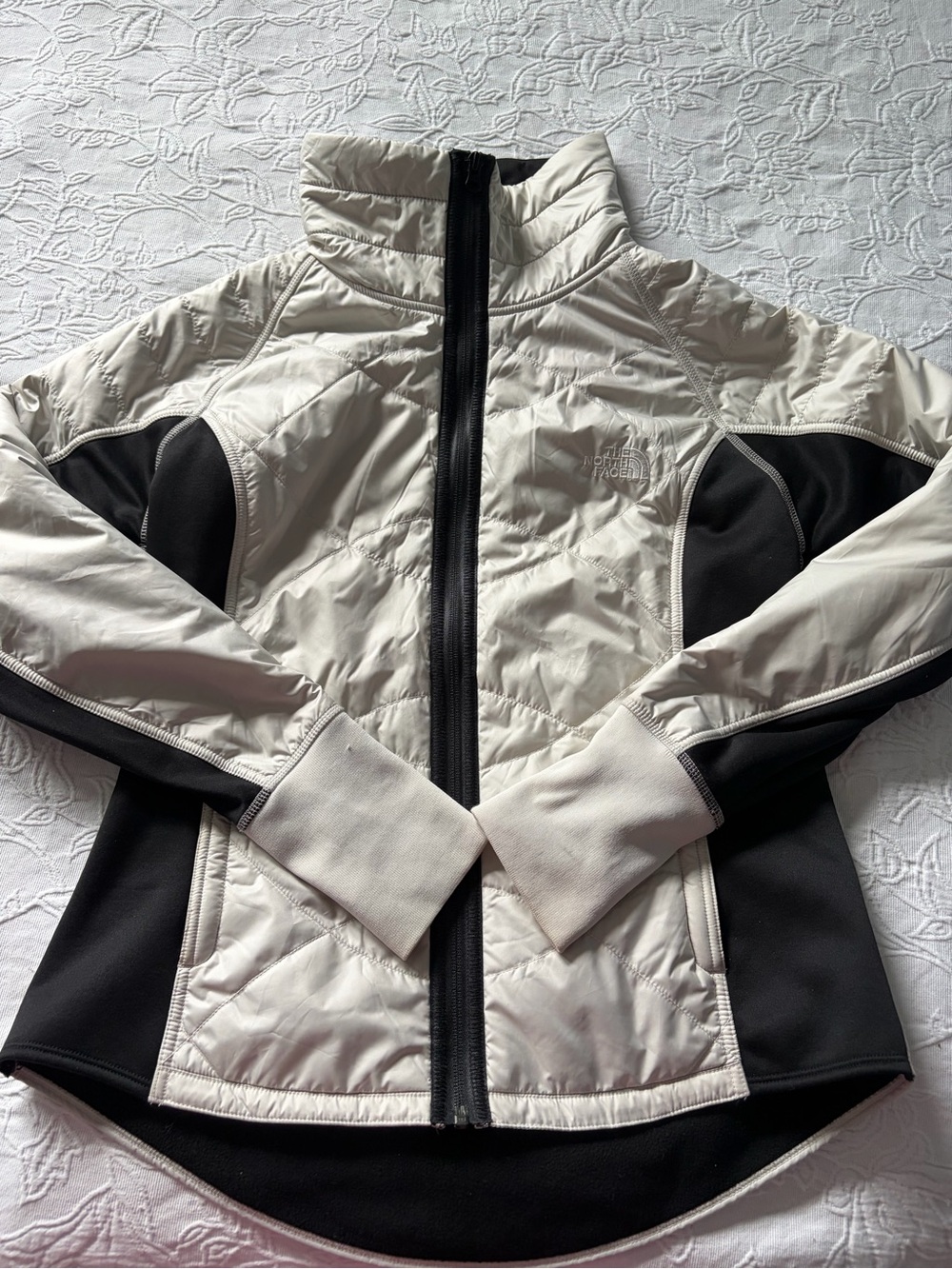The North Face Women's Cream and Black Hybrid Insulated Ski Jacket